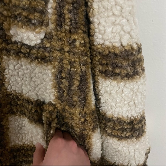 Soft loose fit checkered pattern jacket - Picture 5 of 10